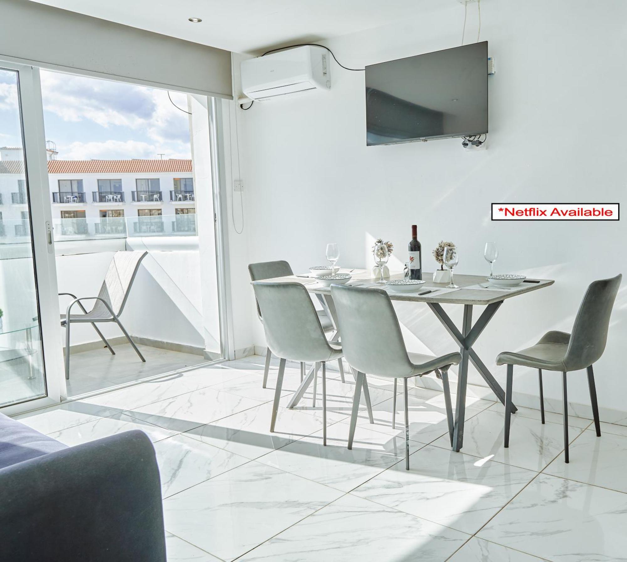 Nissi Avenue Hotel de apartamente
